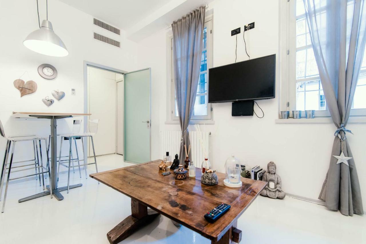 Giovio Loft - The House Of Travelers Apartment โกโม ภายนอก รูปภาพ