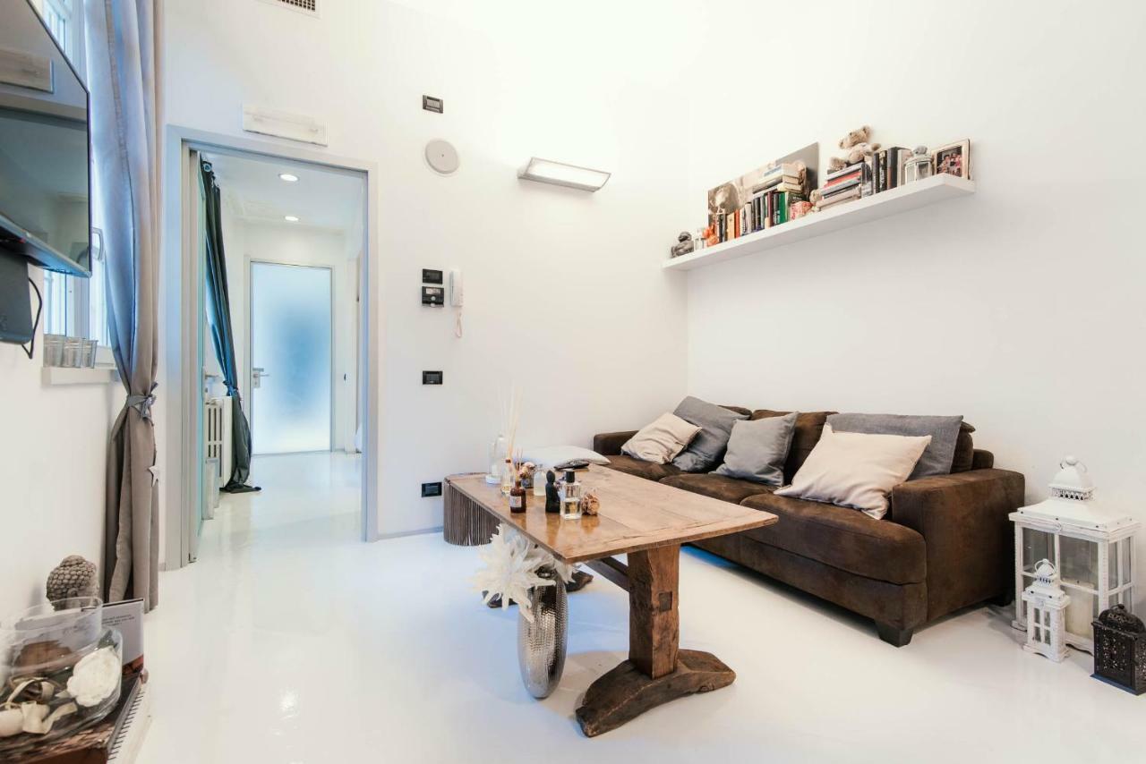 Giovio Loft - The House Of Travelers Apartment โกโม ภายนอก รูปภาพ