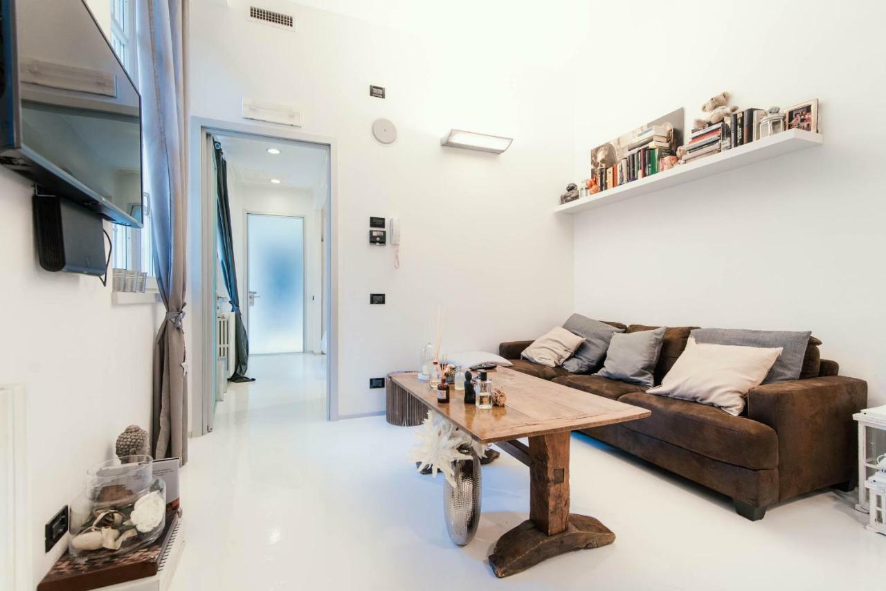 Giovio Loft - The House Of Travelers Apartment โกโม ภายนอก รูปภาพ