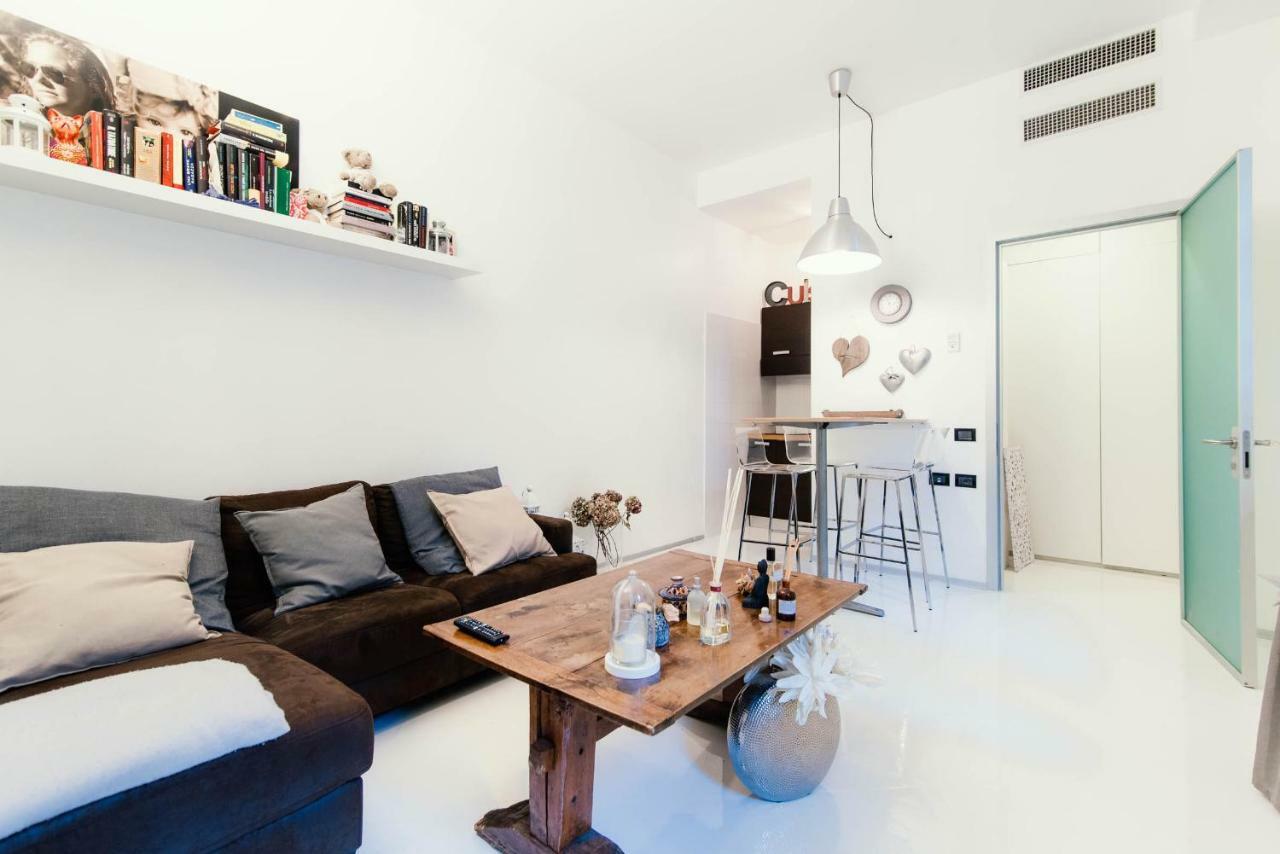 Giovio Loft - The House Of Travelers Apartment โกโม ภายนอก รูปภาพ